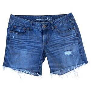 American Eagle Cotton Distressed Ripped Frayed Edges Mid Wash Cut Of Jeans 6